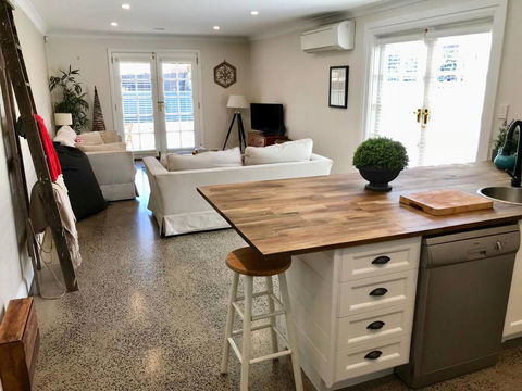 YSG The Edward Townhouse 153 - Walk To Town - Surfers Gold Coast 0