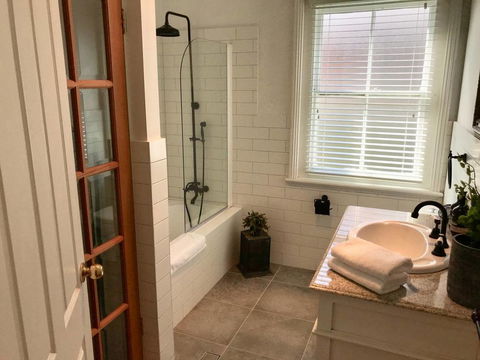 YSG The Edward Townhouse 153 - Walk To Town - Surfers Gold Coast 2