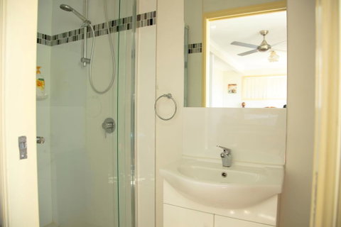 Zen Escape Guest House - Surfers Gold Coast 1