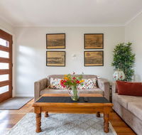 Spacious Bungalow5min walk to station5min to Box HillWiFiParking - Surfers Gold Coast