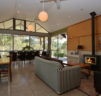 Elfin Hill Vineyard Accommodation - Surfers Gold Coast