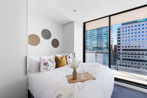 A 2BR Apt Near Shrine Of Remembrance FREE Parking - Surfers Gold Coast 1