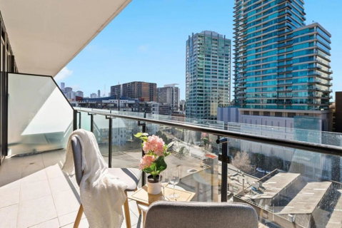 A 2BR Apt Near Shrine Of Remembrance FREE Parking - Surfers Gold Coast 0