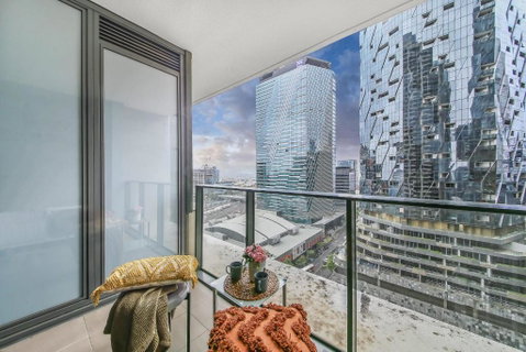 A Comfy & Stylish 2BR Apt Near Southern Cross - Surfers Gold Coast 1