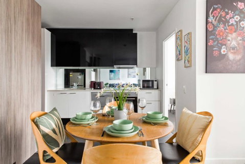 A Cozy 2BR Apt Next To Southern Cross FREE Parking - Surfers Gold Coast 4