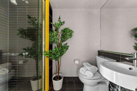 A Cozy Studio Near The University Of Melbourne - Surfers Gold Coast 1