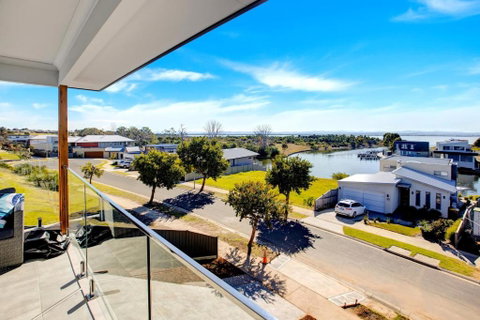 A Magnetic Retreat - Surfers Gold Coast 4