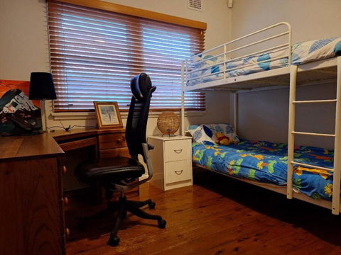 A Rosy House In Roselands - Surfers Gold Coast 2