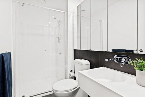 A Stylish 2BR Apt Next To Southern Cross With City Views - Surfers Gold Coast 3