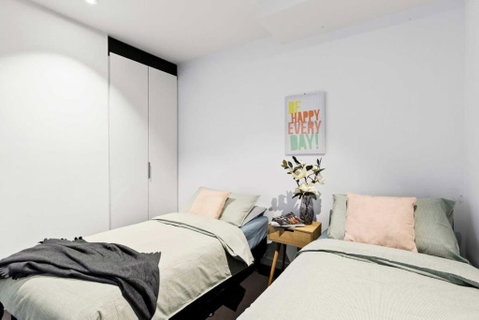 A Stylish 2BR Apt Next To Southern Cross With City Views - Surfers Gold Coast 4