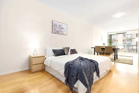 A Stylish & Cozy Studio Next To Darling Harbour - Surfers Gold Coast 1