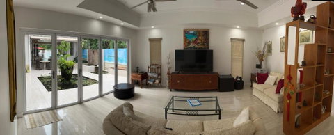 Absolute Beachfront 2 Bedroom Luxury Holiday Apartment - Surfers Gold Coast 0