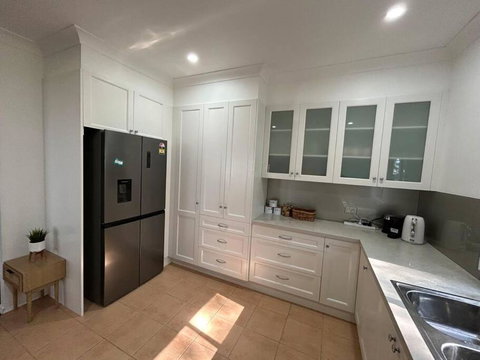 Absolutely Lakeside House, Quiet And Peace - Surfers Gold Coast 2