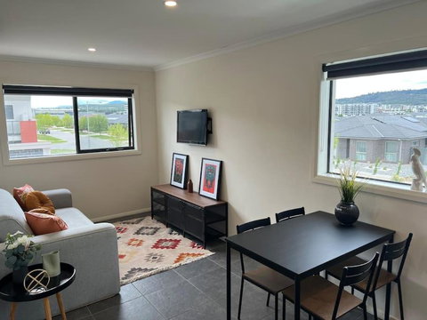 Adorable 1 Bedroom Unit In Coombs - Surfers Gold Coast 1