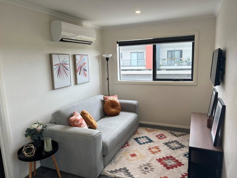 Adorable 1 Bedroom Unit In Coombs - Surfers Gold Coast 0