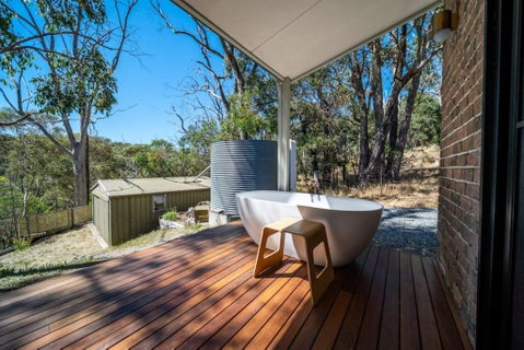 Adelaide Hills Retreat - Surrounded By Nature - Surfers Gold Coast 1