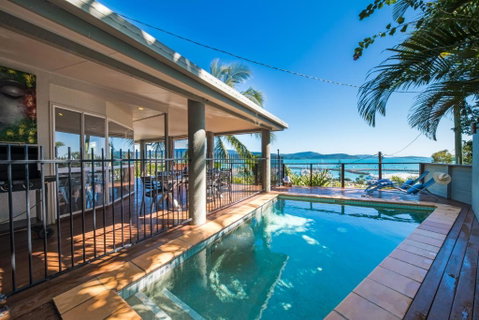 Airlie Sea-Clusion - Surfers Gold Coast 0