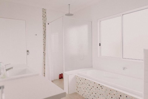 Aldinga Bay Bungalow Ocean View Retreat - Surfers Gold Coast 3
