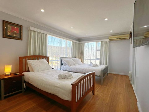 All-Seasons Comfort - Close To CBD & Air Port - Surfers Gold Coast 1