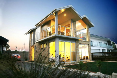 Aloha Beachfront Port Fairy - Surfers Gold Coast 0