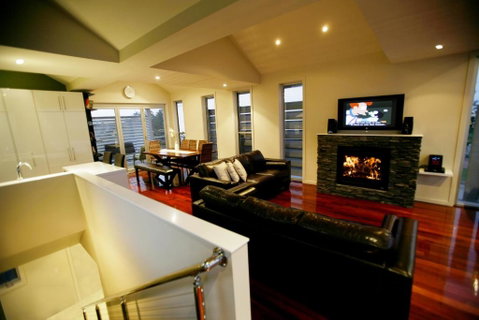 Aloha Beachfront Port Fairy - Surfers Gold Coast 2