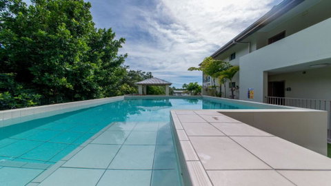 Alpha 8 On Waterson - Airlie Beach - Surfers Gold Coast 2