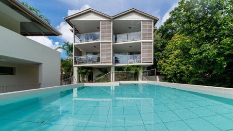 Alpha 8 On Waterson - Airlie Beach - Surfers Gold Coast 1