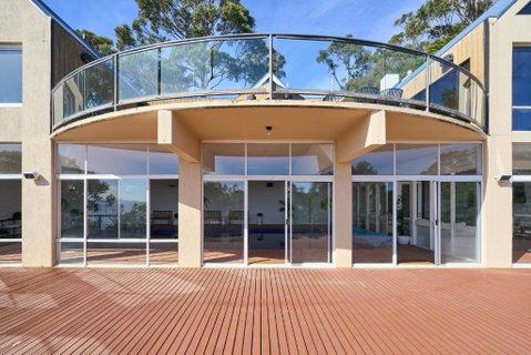 Alpine Nelson-Ultimate Luxury Retreat-Hobart - Surfers Gold Coast 2
