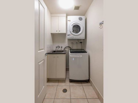 An Adorable Apartment On Abbott - Stunning Views - Surfers Gold Coast 4