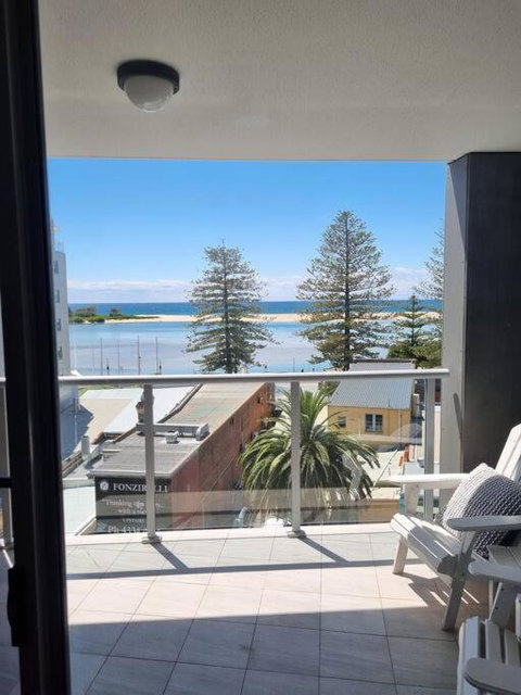 Apartment At The Entrance - Surfers Gold Coast 0