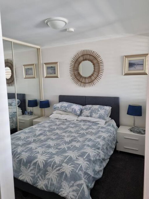 Apartment At The Entrance - Surfers Gold Coast 3