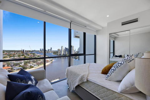 Avalon Apartments - QStay - Surfers Gold Coast 4