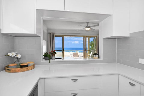 Avilla Court Stunning Views - Surfers Gold Coast 4