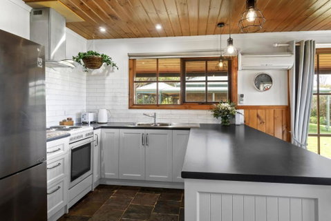 Apollo Bay Cottages- Wild Dog - Surfers Gold Coast 2