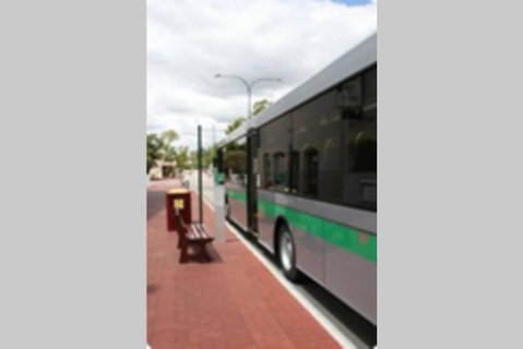 B7 Crawley Apartment 1 BRM & Sleepout Near UWA - Surfers Gold Coast 3