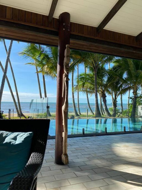 BALA Beach House On ABSOLUTE Beachfront - Surfers Gold Coast 0