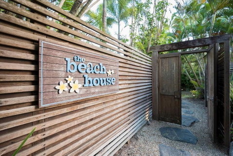 BALA Beach House On ABSOLUTE Beachfront - Surfers Gold Coast 2