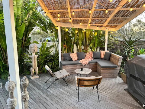 Bamboo Beach House & Studio - Surfers Gold Coast 4