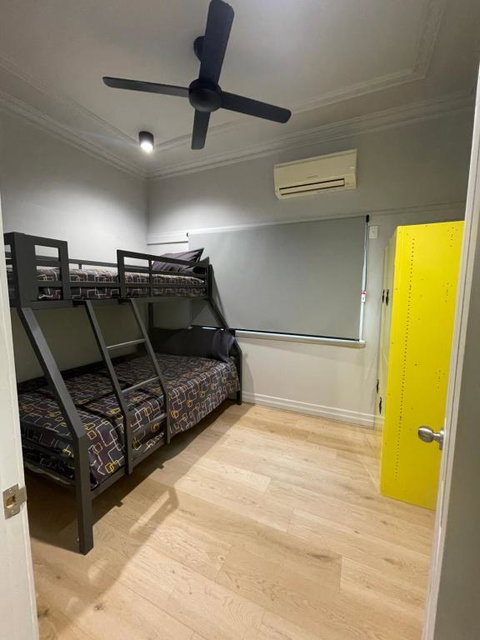 Banana Backpackers - Surfers Gold Coast 3