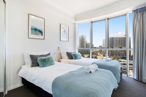 Chevron Renaissance Ocean View - Surfers Gold Coast 11