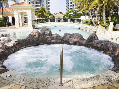 Chevron Renaissance Ocean View - Surfers Gold Coast 27