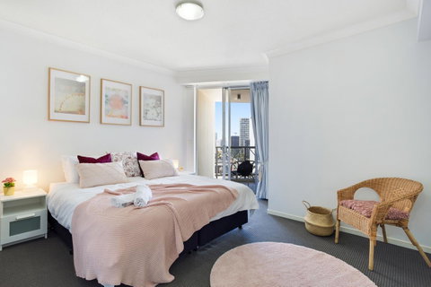 Chevron Renaissance Ocean View - Surfers Gold Coast 4