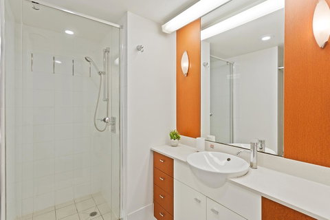 Chevron Renaissance Ocean View - Surfers Gold Coast 22