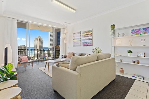 Chevron Renaissance Ocean View - Surfers Gold Coast 12