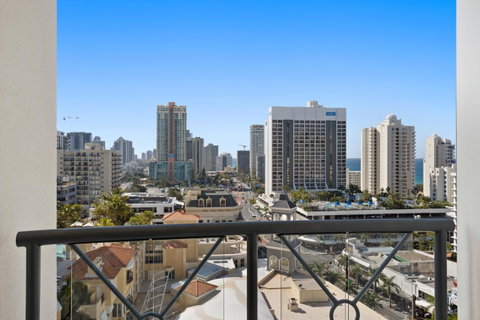 Chevron Renaissance Ocean View - Surfers Gold Coast 8