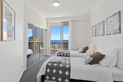 Chevron Renaissance Ocean View - Surfers Gold Coast 19