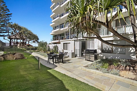 Hibiscus On The Beach - Surfers Gold Coast 36