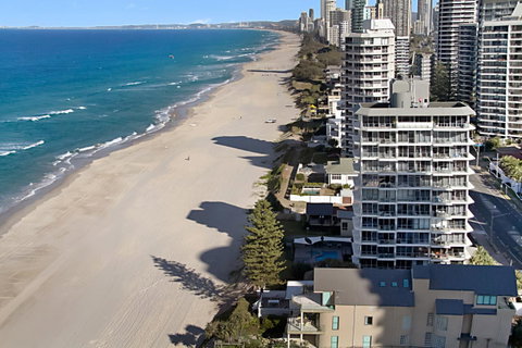 Hibiscus On The Beach - Surfers Gold Coast 42