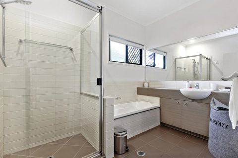 Lotus Retreat - Surfers Gold Coast 1
