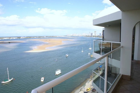 Beaconlea - Surfers Gold Coast 5